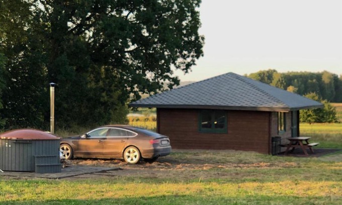 Laza Casa | Vītolu dīķi - atpūtas mājiņa ar kublu