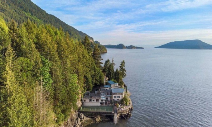 Vancouver Casa | V&P Ocean front villa