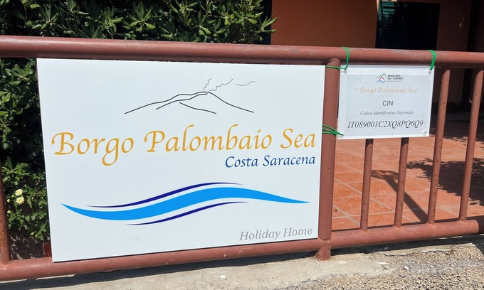 Costa Saracena-Castelluccio Apartamento | Vacation home with large outdoor space, 3 rooms, kitchen within walking distance to the sea