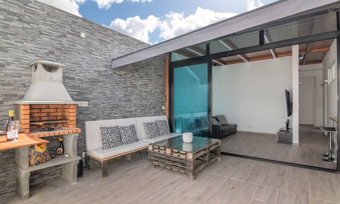 Las Palmas de Gran Canaria Casa | Casa de vacaciones 'La Lajita' con vistas al mar, terraza privada y Wi-Fi