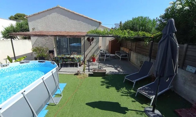Chateauneuf-les-Martigues Casa | Vacances à 10 Minutes des Plages, Avec BBQ et Piscine