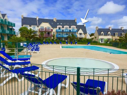 Guilvinec Apartamento | VACANCES A L OCEAN - GRAND T4 VUE MER GRAND BALCON tout confort - WIFI ET PARKING GRATUITS - MER PLAGE PISCINE à environ 25 m - Centre ville, tous commerces, marché, et port à 10 minutes à pied en longeant la mer