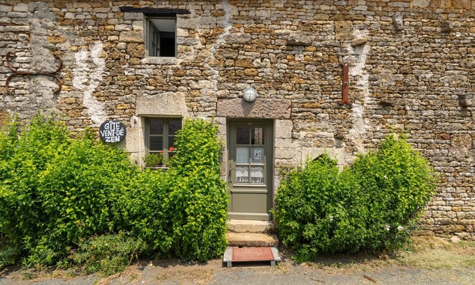 Saint-Juire-Champgillon Casa | Vacation Home "Gîte - Vent Dé Zen" with Private Terrace