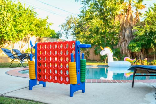Fullerton Casa | Vacation 4BR Oasis Near Disney Pool and Arcade