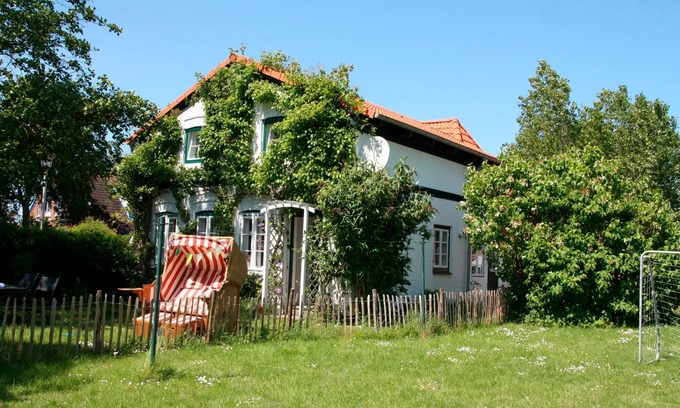 Bojendorf Apartamento | Vacation apartment Weißes Haus II with garden in Fehmarn Bojendorf
