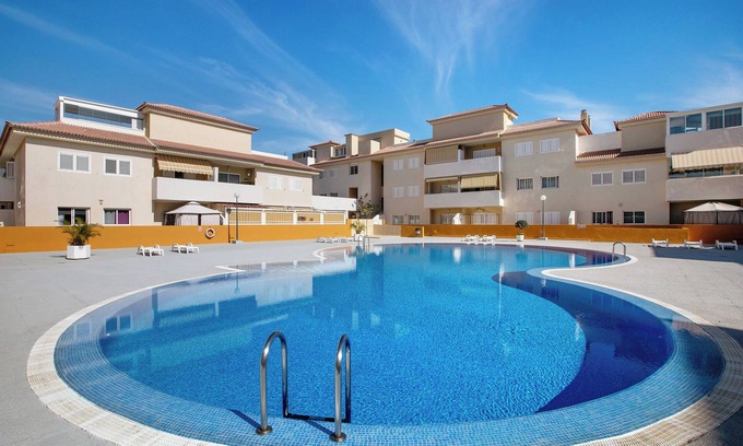 Puerto de Guimar Apartamento | Apartamento de vacaciones 'Casa Oramas Il' con piscina compartida, terraza privada y Wi-Fi