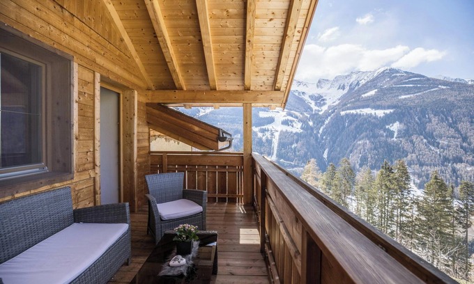 Valle Aurina Apartamento | Apartamento de vacaciones "Golserhof Sonne" en el valle de Ahrntal con vistas a la montaña