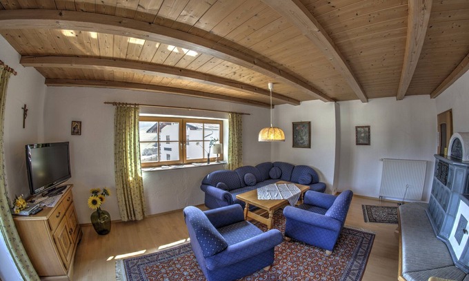 Bischofswiesen Apartamento | Vacation apartment Göll up to 5 pers., 95m², with terrace and balcony