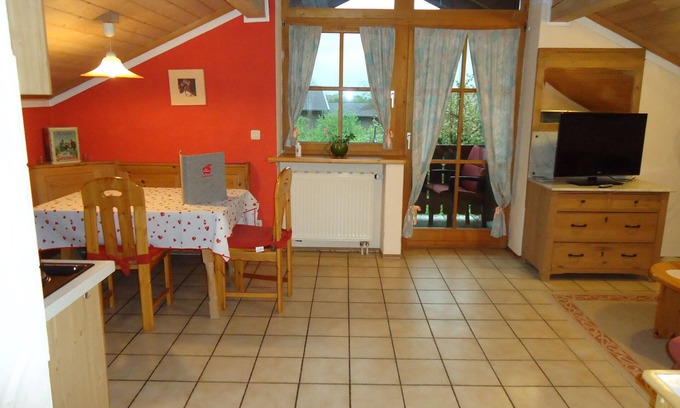 Bad Feilnbach Apartamento | Apartamento, 45 m 2, dormitorio separado, balcón orientado al sur y al este en el distrito de Wiechs