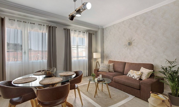 Centro histórico Apartamento | Apartamento de vacaciones 'El Mirador De Viana' con vistas a la montaña, terraza compartida y Wi-Fi