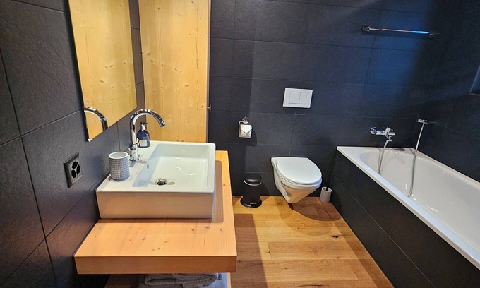 Gsteig Apartamento | Vacation apartment in Gsteig (near Gstaad), mid-December 2025 to mid-March 2026!