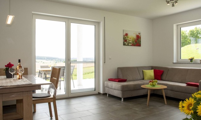 Laichingen Apartamento | Vacation apartment Mohnblume, 57 sqm, 2 bedrooms, south-facing terrace, max. 4 persons