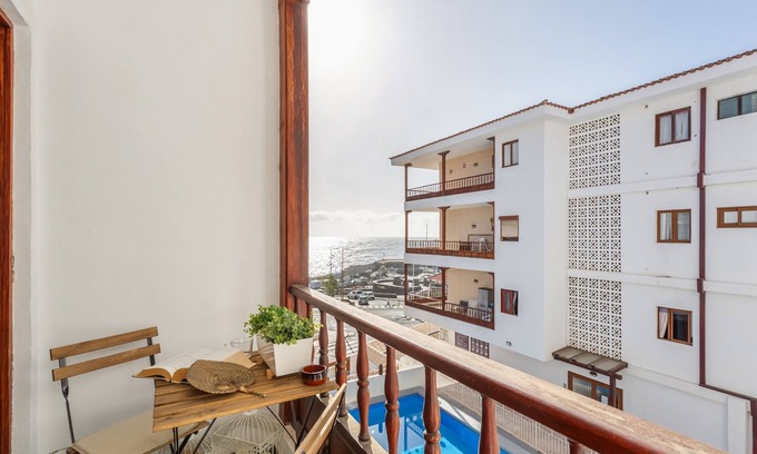 Candelaria Apartamento | Apartamento de vacaciones 'Martimar Candelaria' con vistas al mar, piscina compartida y Wi-Fi