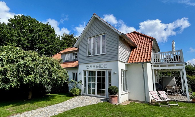 Rosenhagen Apartamento | Vacation apartment " Seaflat " on the Baltic Sea, free WLAN, beach chair, fireplace - SEASIDE-