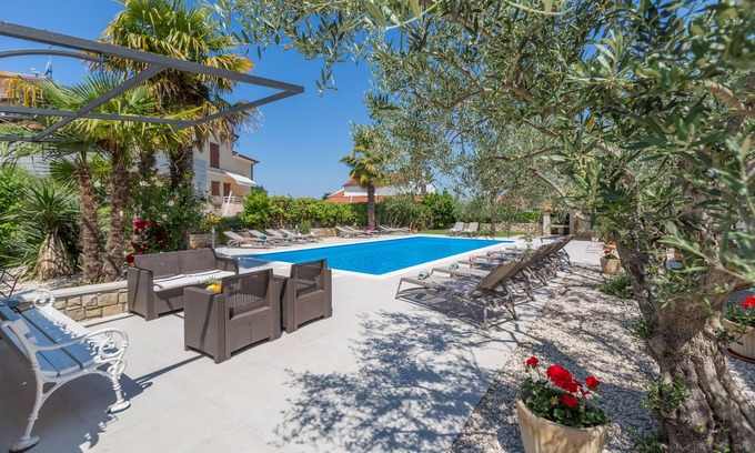 Mali Maj Apartamento | Vacation apartment with pool (60m2), 4 persons, garden, air-conditioned,barbecue