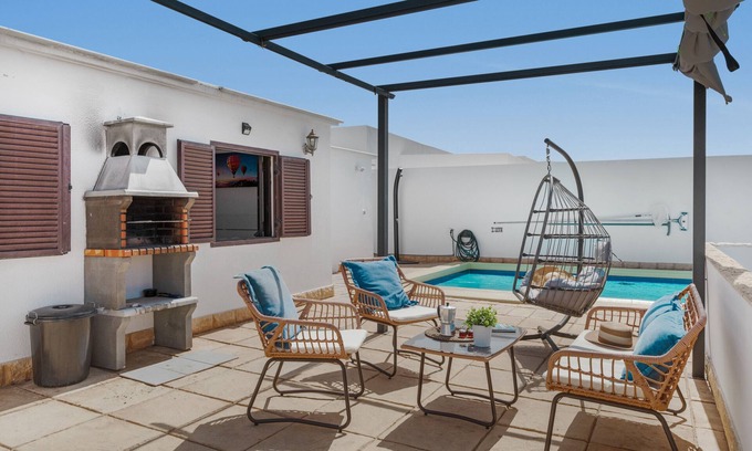 Guime Apartamento | Vacaciones 'Aurora' con vistas a la montaña, piscina privada y terraza privada