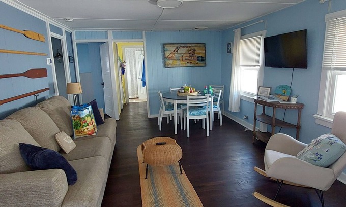 Point Pleasant Beach Cabaña | Vacation Cottage steps to the beach and boardwalk