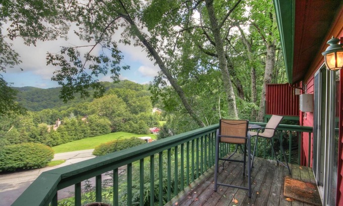 Boone Cabaña | 1BR, 1BA Cottage en Yonahlossee, Servicios del Club, Cerca de Appalachian Ski Mtn, Tweetsie Railroad