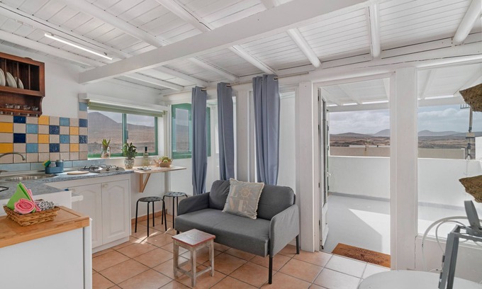Caleta de Caballo Apartamento | Vacaciones 'Dangminzheng Atic' con vistas a la montaña y Wi-Fi