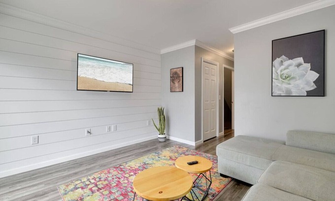 Bangor Apartamento | Vacation & Entertainment: 2 BD Game Room Retreat