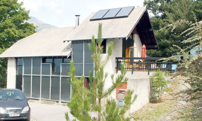 Saint-Andre-d'Embrun Casa | Casa de vacaciones "Embrun 7 Pièces, 12 couchages" con vistas a la montaña y con piscina privada