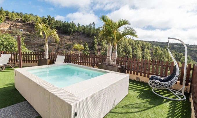 Arico Casa | Casa de vacaciones 'Añaterve' con vistas al mar, piscina privada y Wi-Fi
