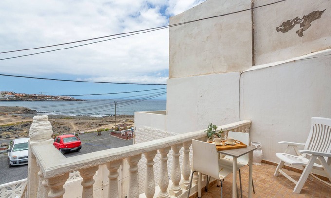 Poris de Abona Casa | Casa de vacaciones 'Beach House El Poris 2' con vistas al mar, terraza privada y Wi-Fi
