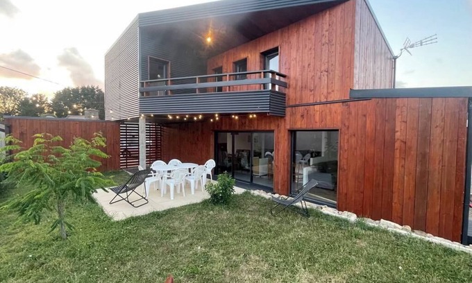 Coetmieux Casa | Vacation home between land and sea