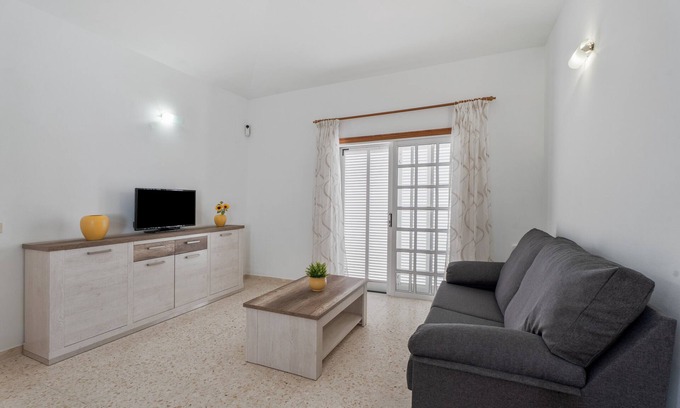 Abades Casa | Casa de Vacaciones 'Bonita Casa Annie' con Terraza Privada y Wi-Fi
