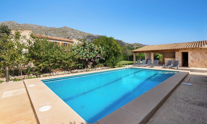 Pollensa Casa | Casa de vacaciones "Can Noble den Suau" con piscina, bañera de hidromasaje, terrazas y jardín