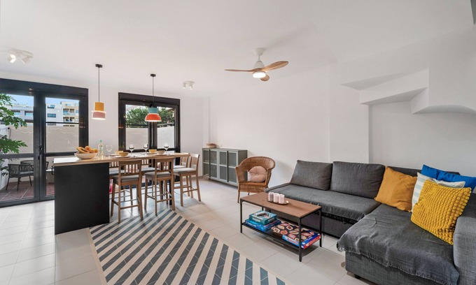 El Medano Casa | Casa de vacaciones 'Casa Papaya' con piscina compartida, terraza privada y Wi-Fi