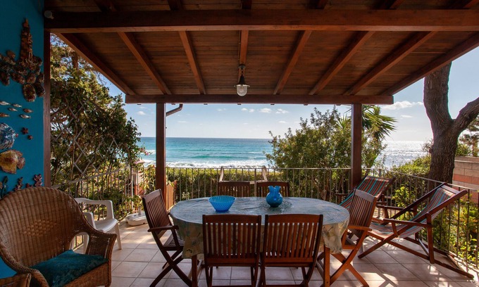 Sas Linnas Siccas Casa | Casa sulla Spiaggia 1 con vistas al mar, terrazas y jardín