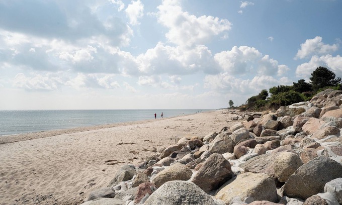 Sutel Casa | Vacation home Dat Strandhuus with 2 terraces in Sütel-Strand