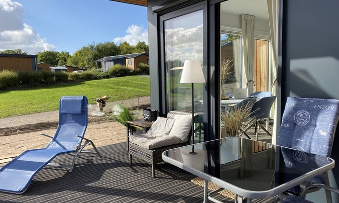 Suesel Chalet De Esquí | House right on the lake, 3 minutes to the water ski facility, Süsel Seeparx