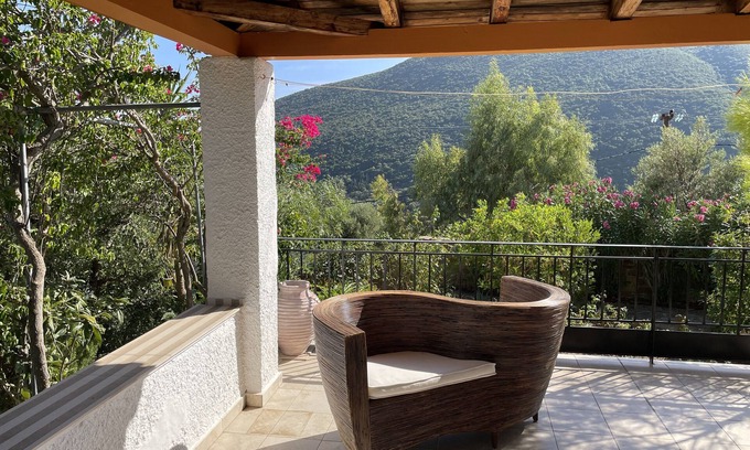 Vasilitsion Casa | Casa de vacaciones "Divas Gartenhaus" con vistas al mar, a la montaña y al pueblo