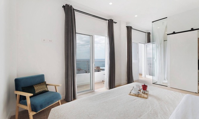 Punta del Hidalgo Apartamento | Casa de vacaciones "Loft Punta del Hidalgo" con vistas al mar, balcón y Wi-Fi