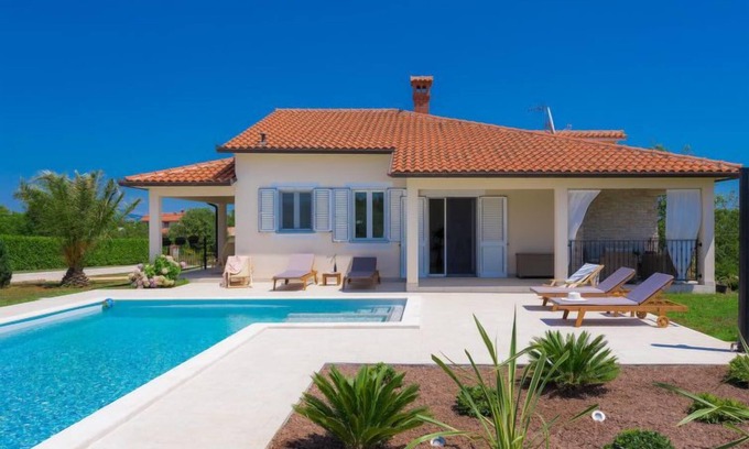 Koromani Casa | Casa de vacaciones Eugen by Interhome