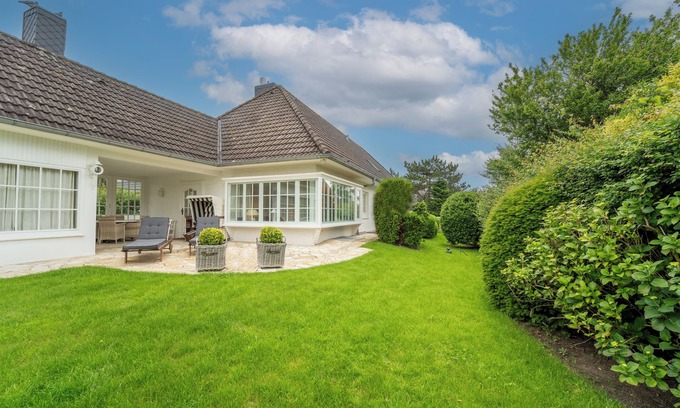 Munkmarsch Casa | Vacation home for up to 5 people with garden and fireplace.