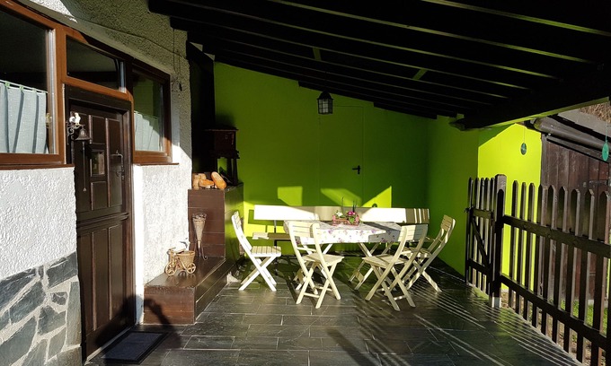 Santianes de Ola Cabaña | vivienda vacacional (alquiler íntegro) El Rincón del Busgosu para 3 personas