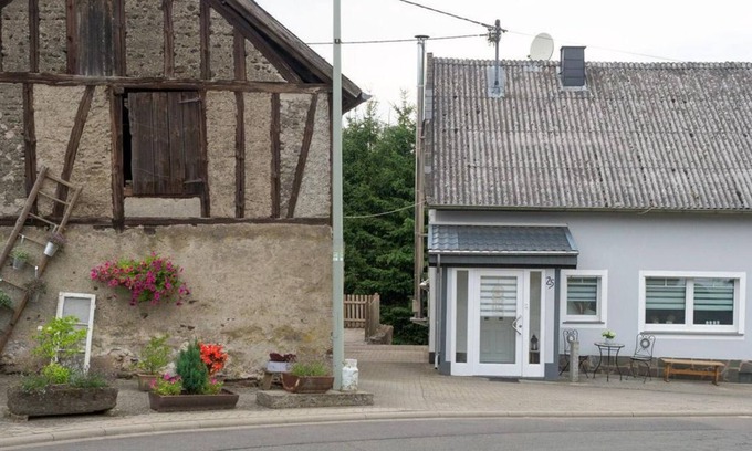Ellscheid Casa | Vacation home Gustav - 4-bed vacation apartment shower/WC, 2 bedrooms