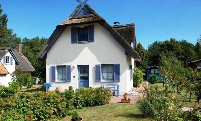 Am Schwarzen Busch Casa | Vacation home "Hagebutte" on Poel
