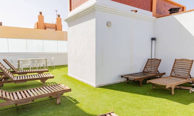 Corralejo Casa | Vacation Home 'Ian’s Dreams' with Private Terrace, Private Garden and Wi-Fi