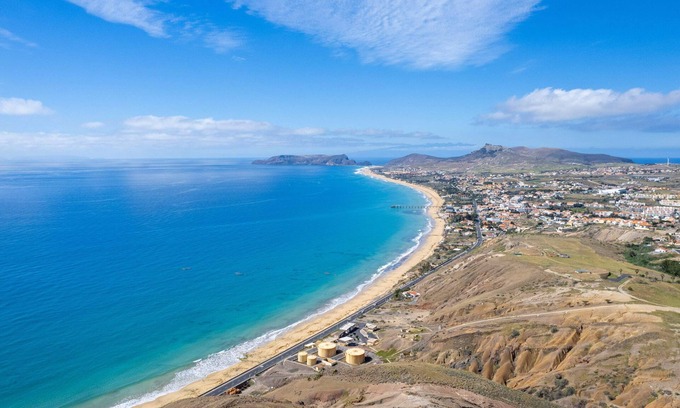 Pedras Pretas Villa | Vacation Home in Porto Santo, Villa Girassol
