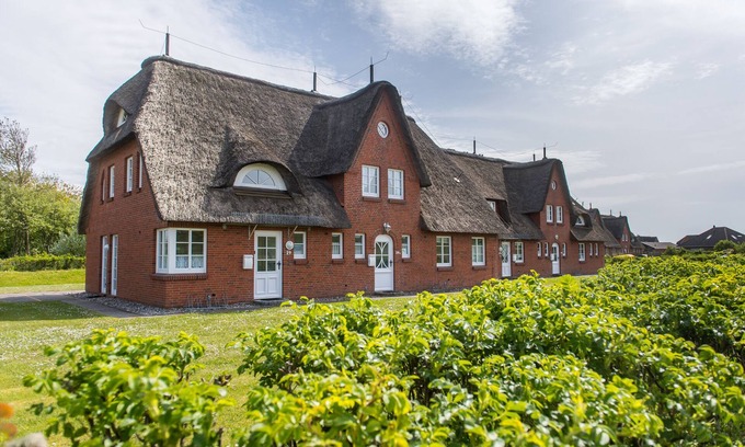 Norderhafen Casa | Vacation home in the Friesenhof - Directly behind the dike