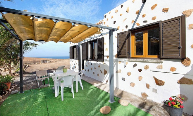 Pájara Casa | Casa de vacaciones 'La Solapa' con vistas a la montaña, jardín compartido y Wi-Fi