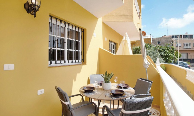 Buzanada Casa | Casa de vacaciones Las Gavias I con vistas al mar, terraza privada y Wi-Fi