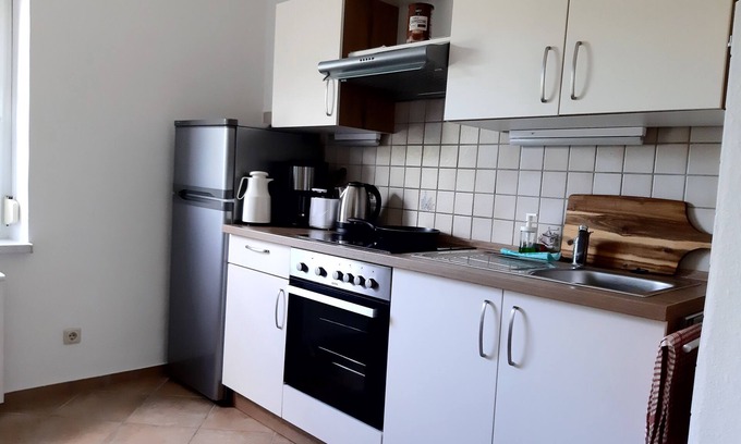 Guelzow Apartamento | Holiday home in the outskirts of the village near Güstrow for 5 guests + child