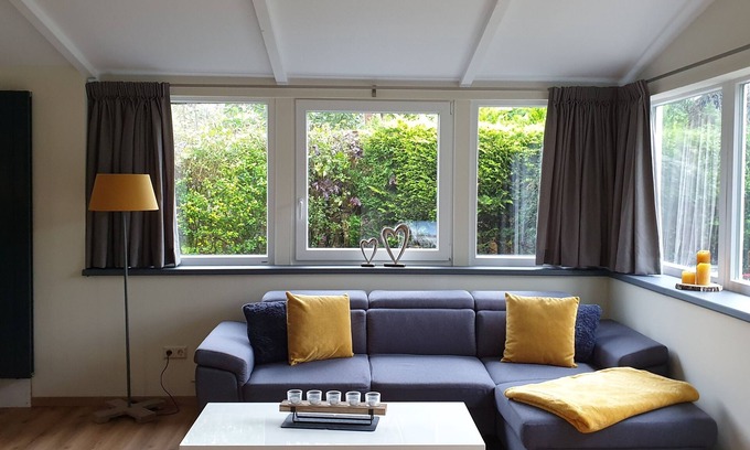 Dirkshorn Casa | Vacation home "Ons Hüske" 50sqm in a quiet location
