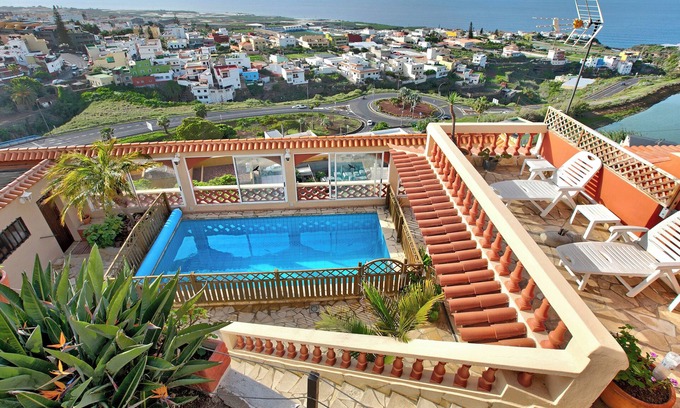 Tejina Villa | Casa vacacional Petite Paradise con vistas al mar, piscina y Wi-Fi