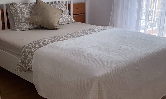 Cabrita Casa | Vacation home right by the sea with a view of Gibraltar